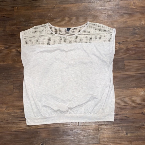 Lane Bryant Cream Short Sleeve Top - Picture 2 of 7